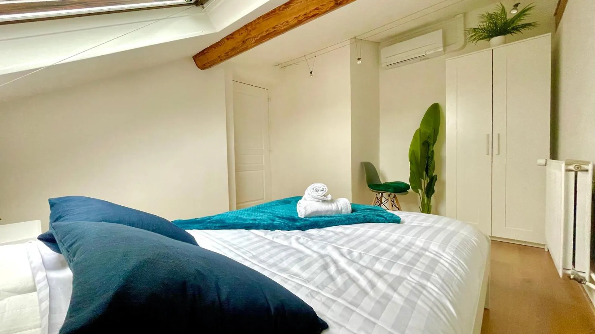 Bngo I Le Spacieux I 9 Personnes, Climatisation, Parking Gratuit, 3 Chambres, 6 Lits, Gare Partdieu, Centre De ليون